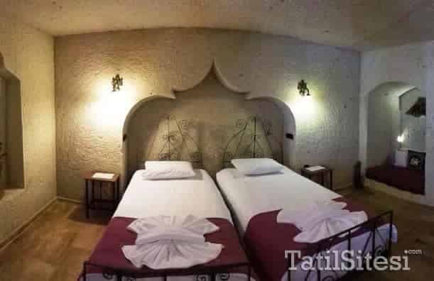 El Puente Cave Hotel